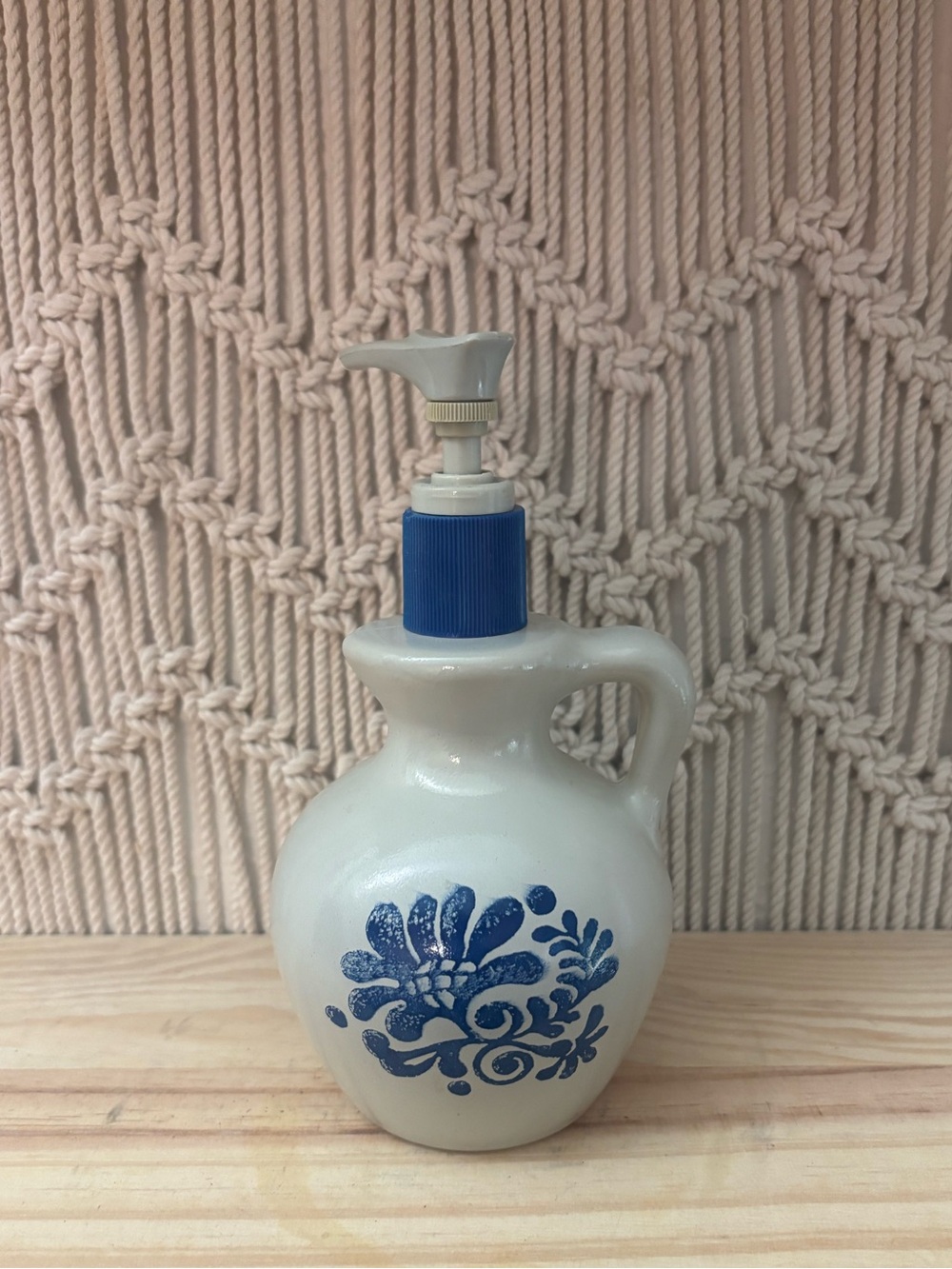 Vintage 1976 Avon "Country Jug" bottle